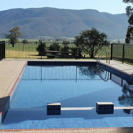Mountain View Motel Corryong Exterior photo