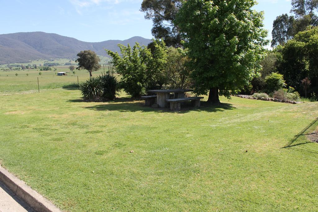 Mountain View Motel Corryong Exterior photo
