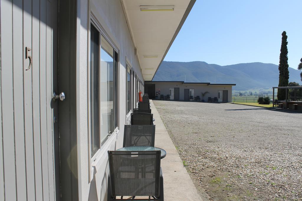 Mountain View Motel Corryong Exterior photo