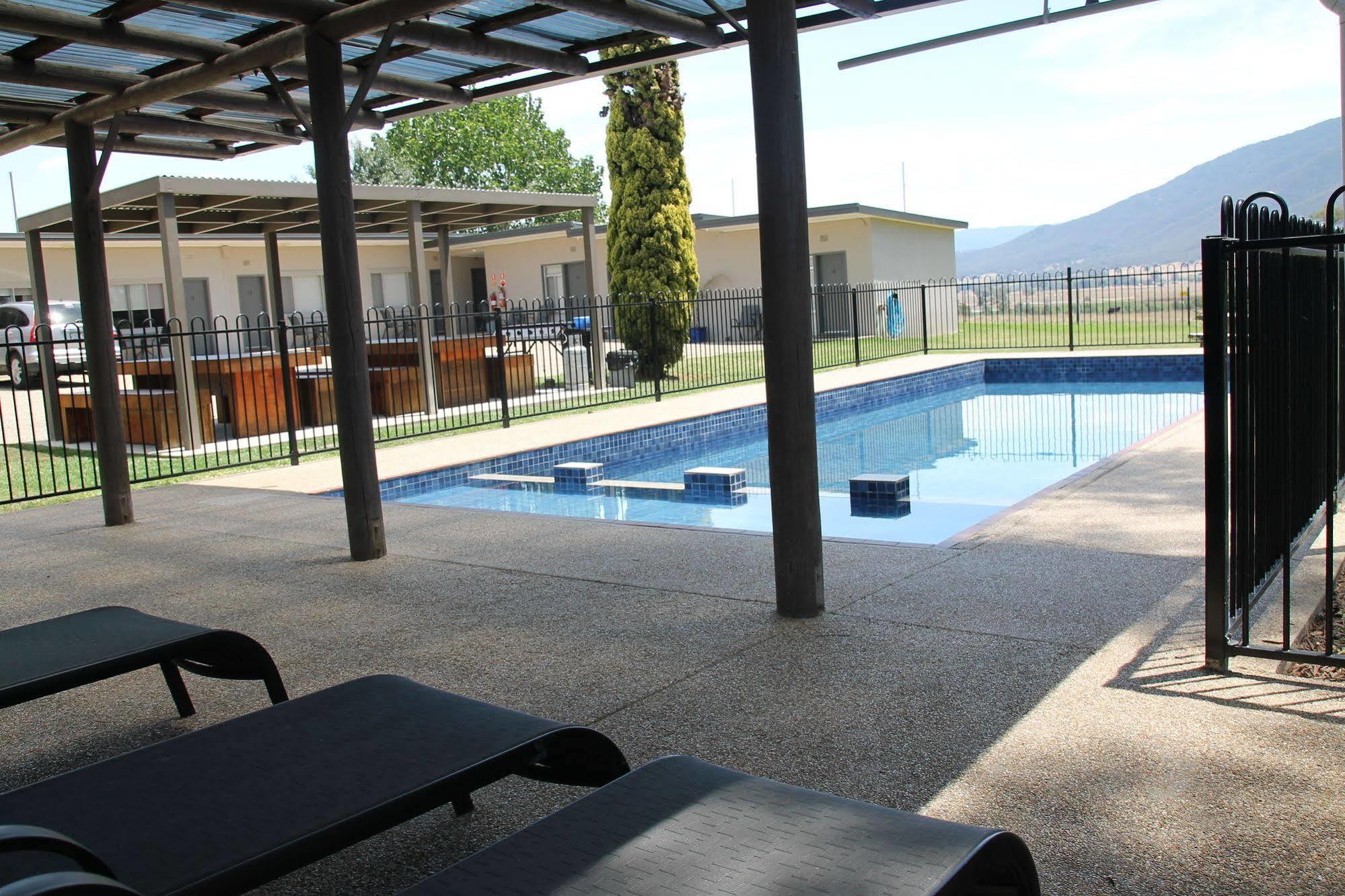 Mountain View Motel Corryong Exterior photo