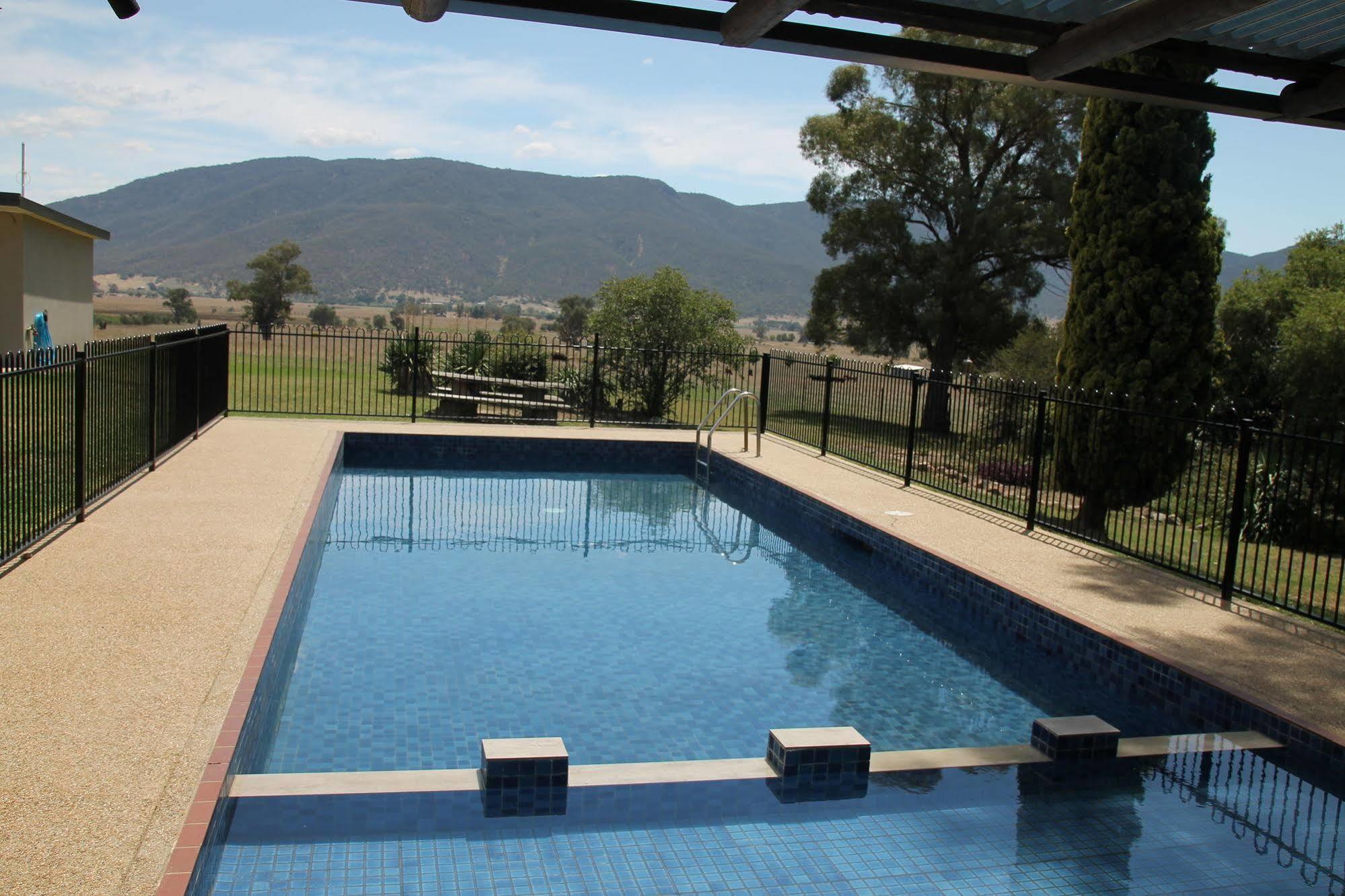 Mountain View Motel Corryong Exterior photo